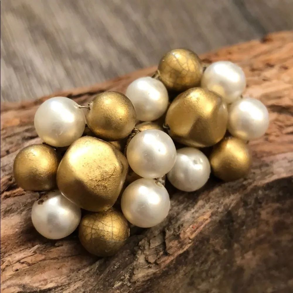 Vintage Pearl & Gold Bead Cluster Clip Earrings - Picture 12 of 12